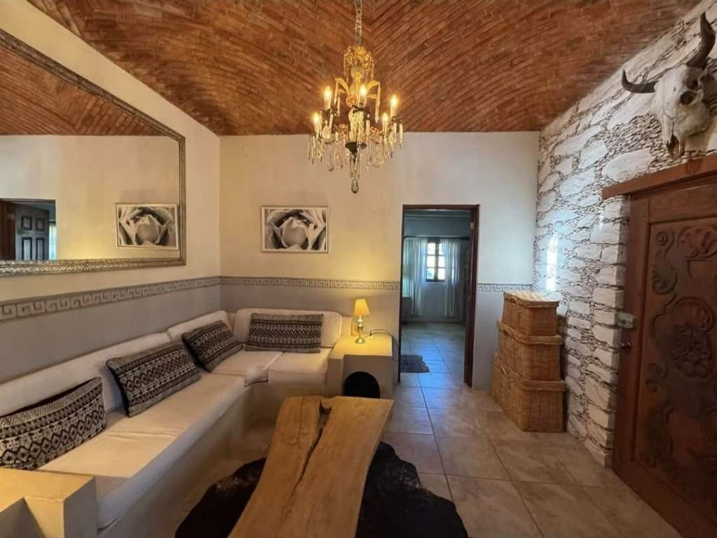 HOUSE FOR SALE IN MINERAL DE POZOS REALTY WORLD SMART09-14-16