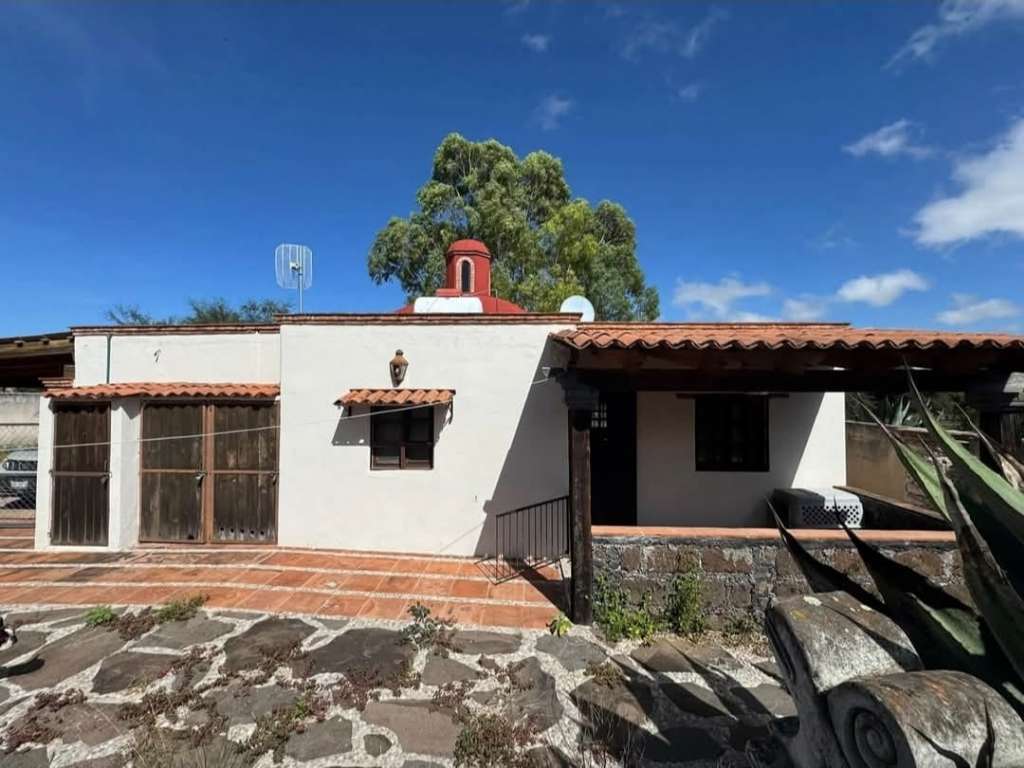 HOUSE FOR SALE IN MINERAL DE POZOS REALTY WORLD SMART4