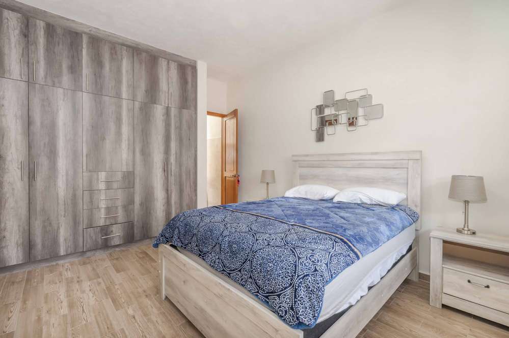 011(residenctial)(Antigua)(Residencia)(REMAX) (ID2856)