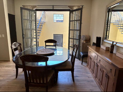 Comedor y Puerta