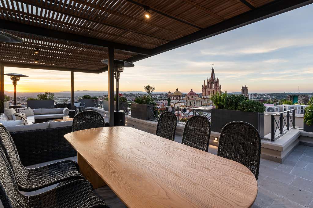 Le Cottage Penthouse #9
